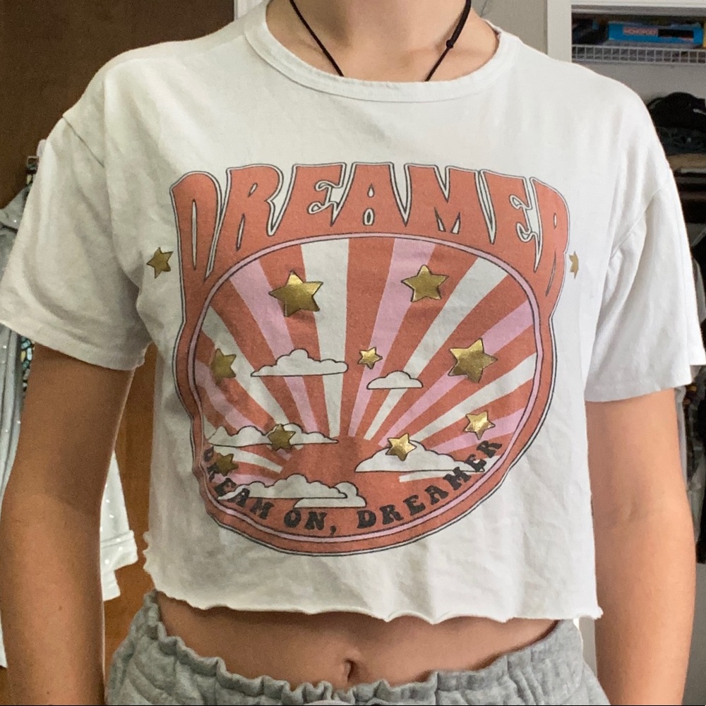 "DREAMER" Cropped Tee